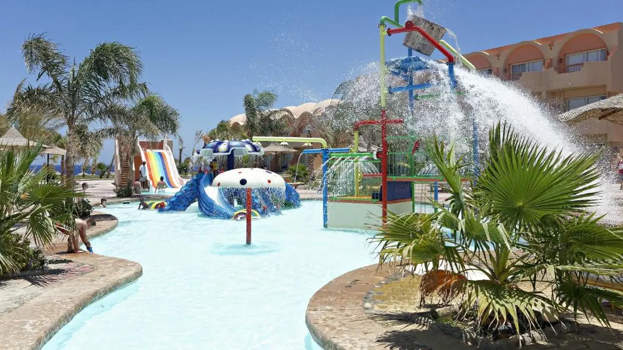 الفندق ثري كورنرز سي بيتش - مرسى علم